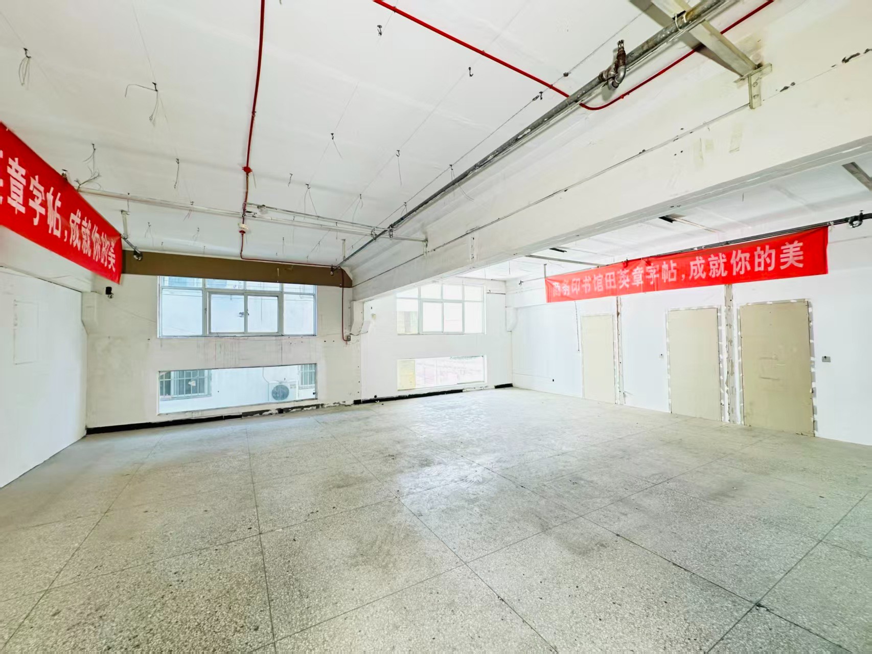洛阳重点吸引人工智能应用、数字经济、电商直播、智能制造服务、软件开发、科技创新企业及创业团队入驻